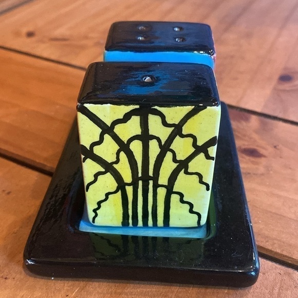Vintage Ceramic Salt & Pepper Shakers Retro Blue Yellow Green Black Rectangular - Picture 3 of 12